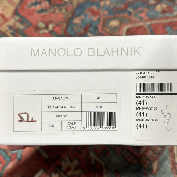 LIKE NEW Manolo Blahnik Magalou Leather Sandal in Medium Brown size 41 / US 11 - Picture 12 of 12